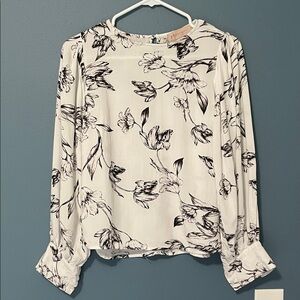 Philosophy Like New Black and White Floral 3/4 Sleeve Blouse Size Small